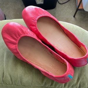 Tieks by Gavrieli size 8 Poppy, like new, worn less than five times, box/bag inc